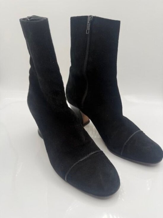 Anne Klein Shoes - Vintage Anne Klein Italy Women's Black Suede Heeled Booties Size 8